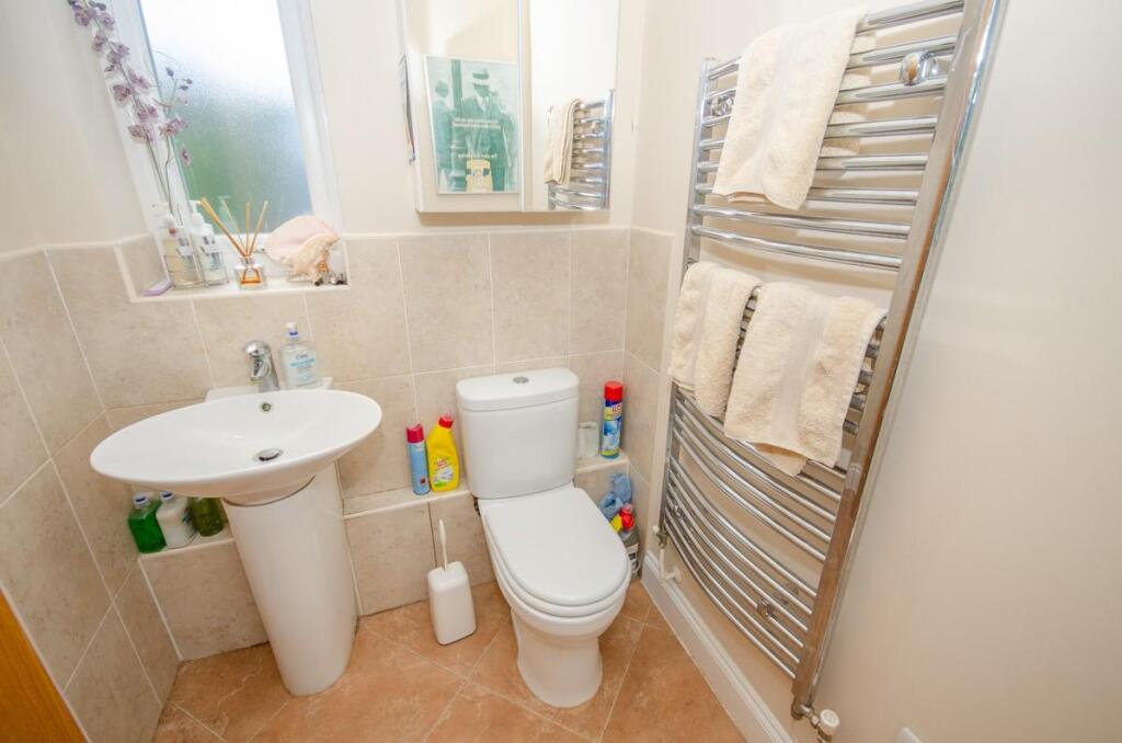 Cloakroom pic 2.jpg
