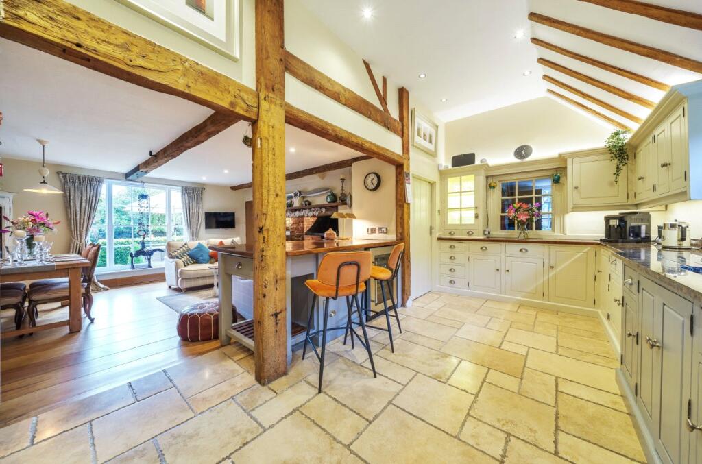 Kitchen/Dining 2