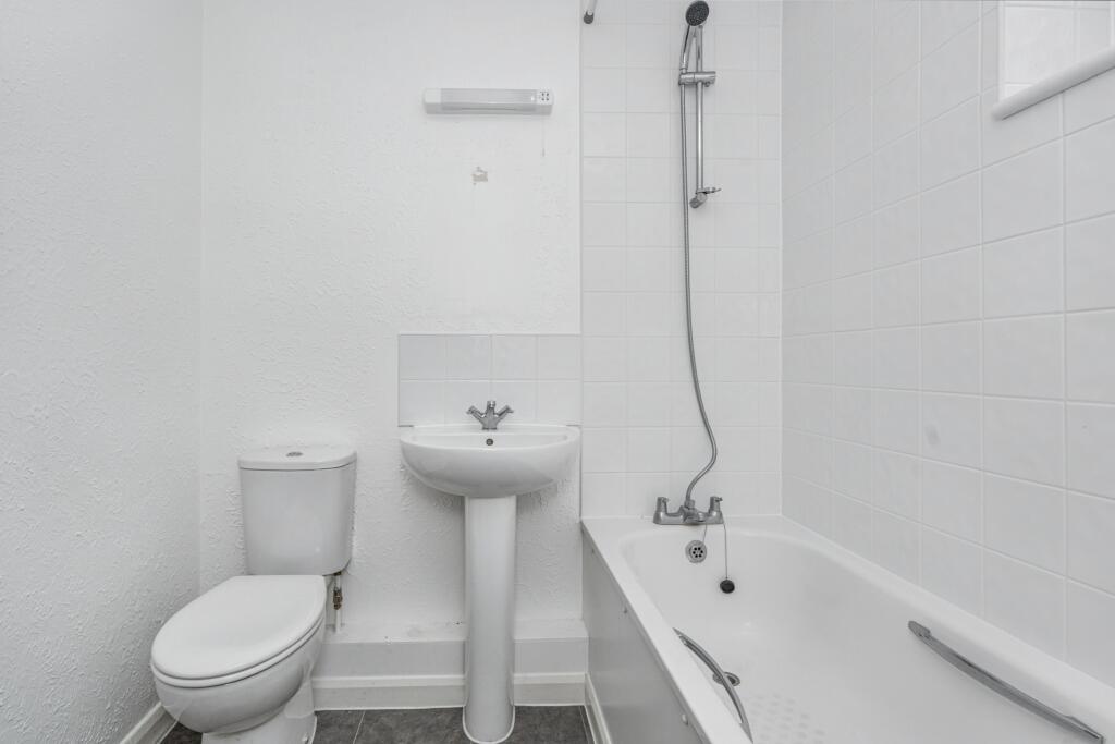 12 Bernard Court, Vale Road, Camberley GU15 3AY