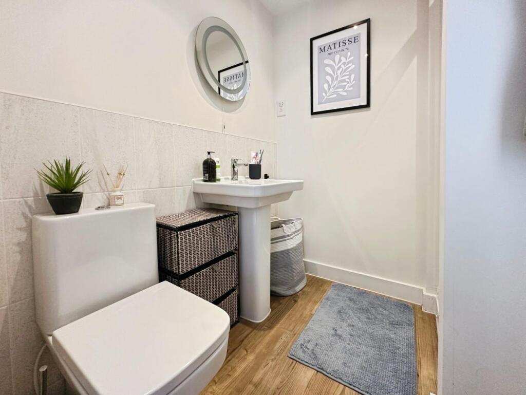 Ensuite shower room