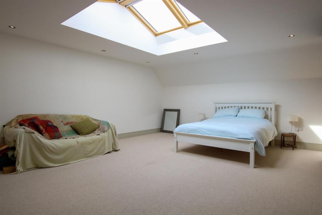 Fourth Bedroom / Studio