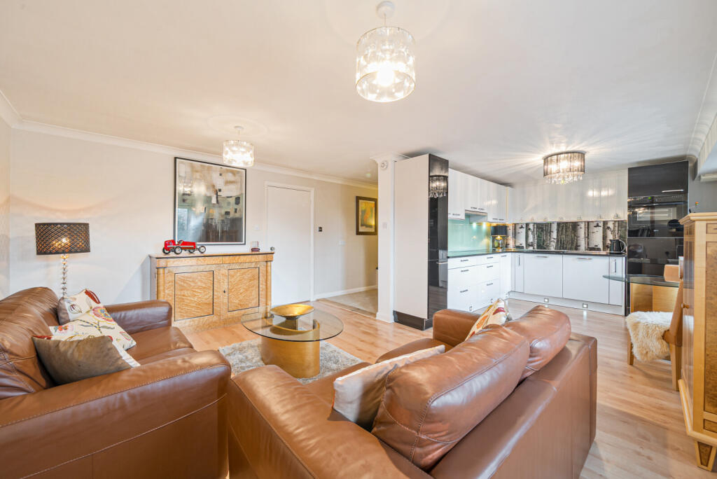 Sitting Room/Kitchen