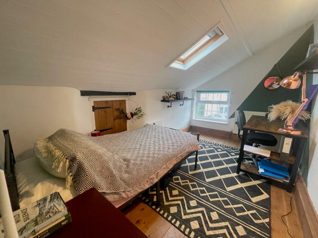 Bedroom 2.JPG