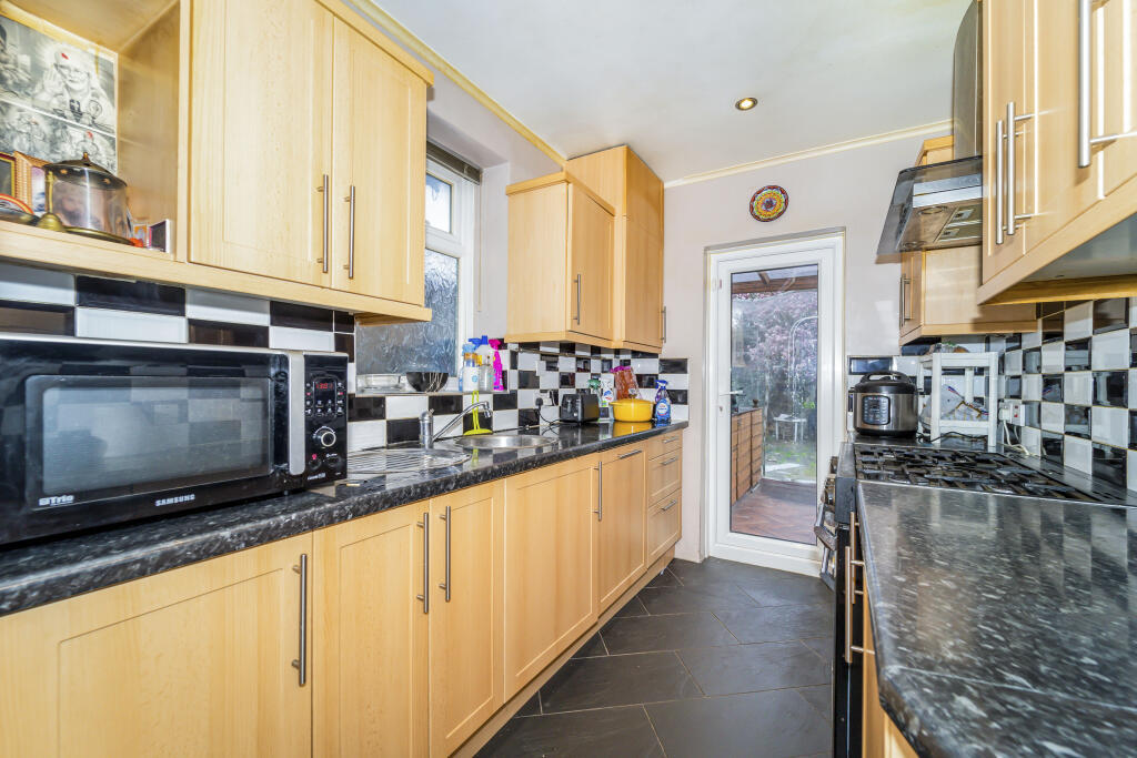 3 Bedroom house for rent in Isleworth  TW7