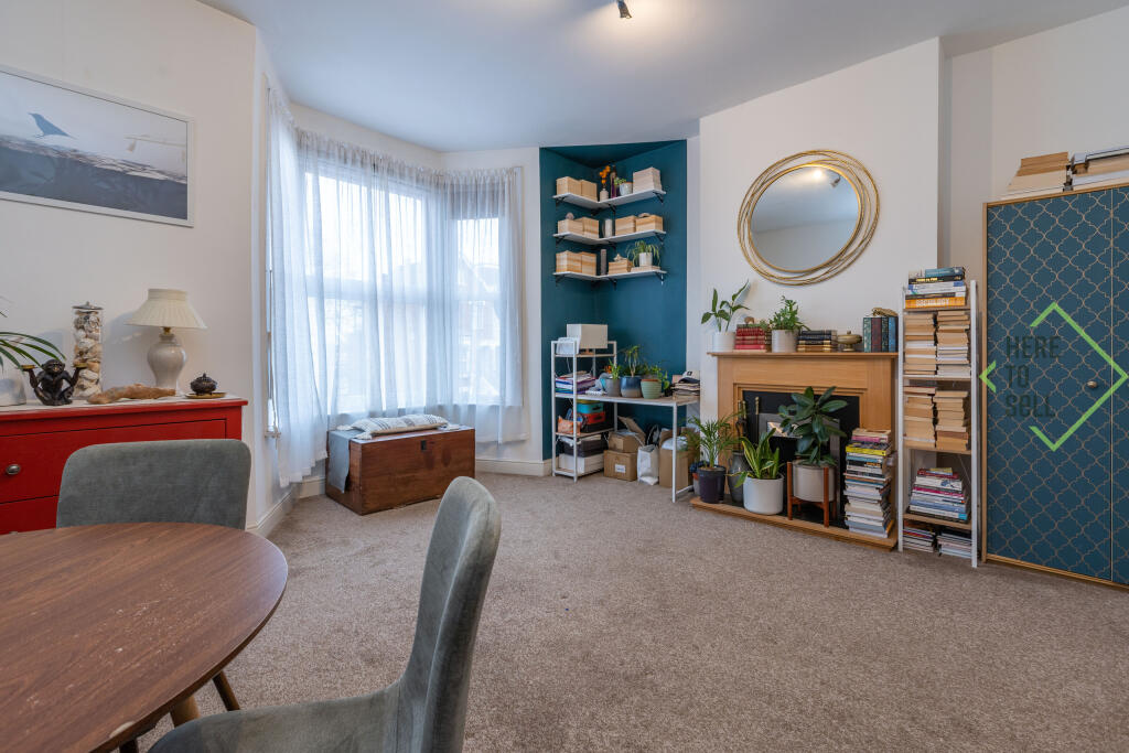 Flat B, 69 Beaconsfield Rd-N11 3AA-8