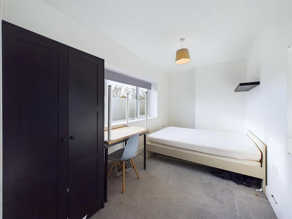 8 - 6 Bed HMO Filton.jpg