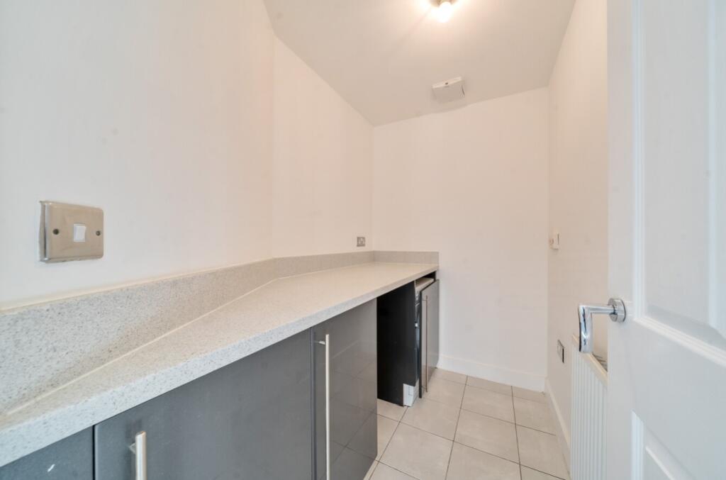 1372941-21-68fb60c6c2365