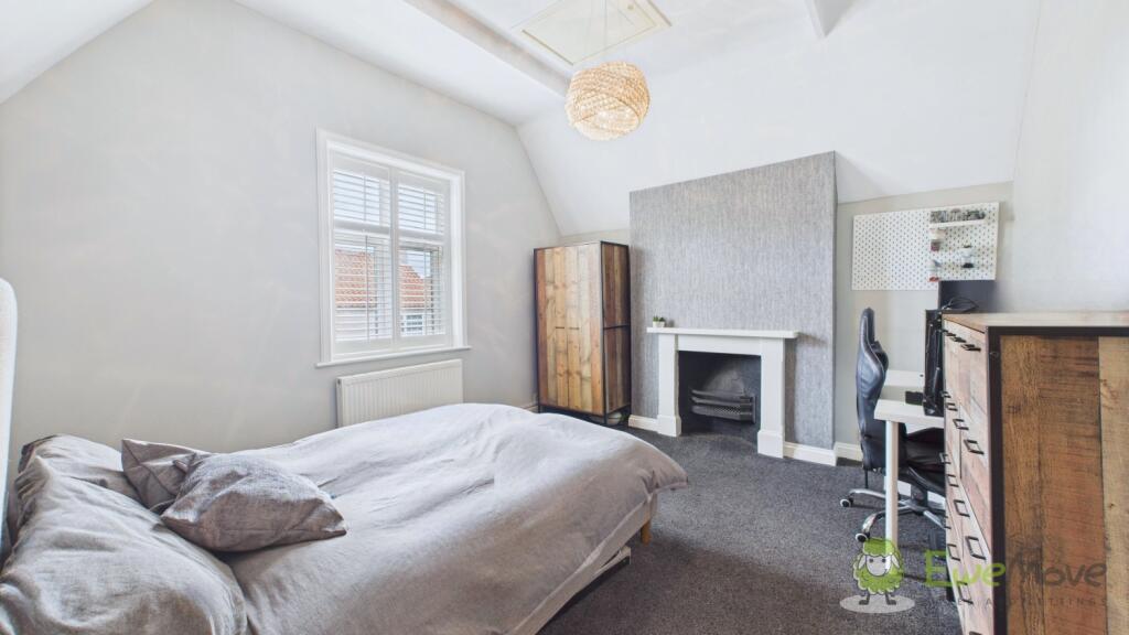 CAM02351G0-PR0071-STILL028