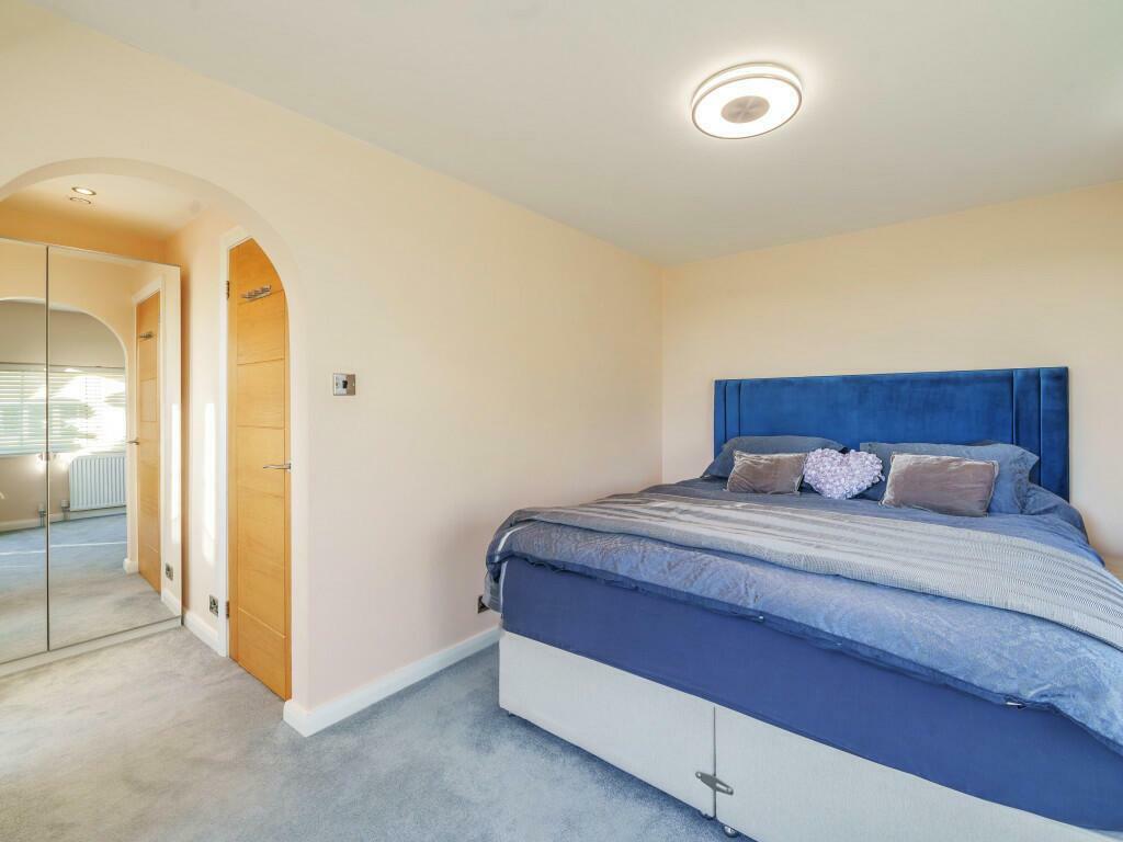 bedroom 1.jpeg