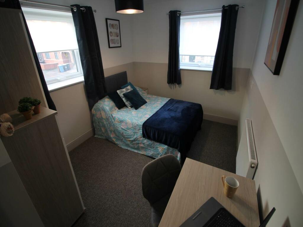 Bedroom 1 - 1