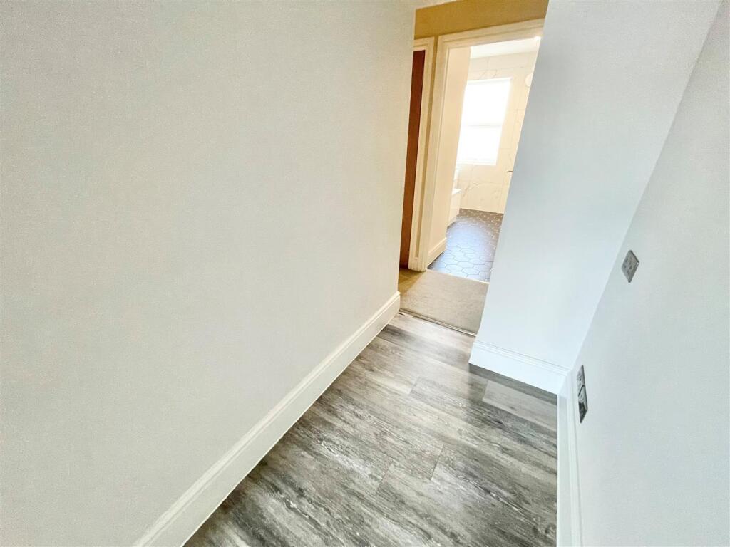 HALLWAY.jpg