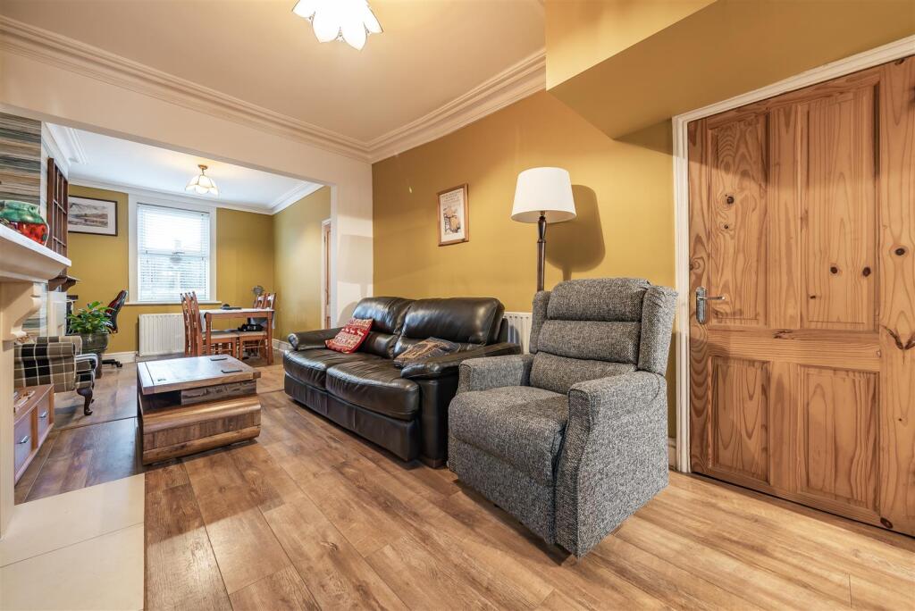 OPEN PLAN LOUNGE/ DINER