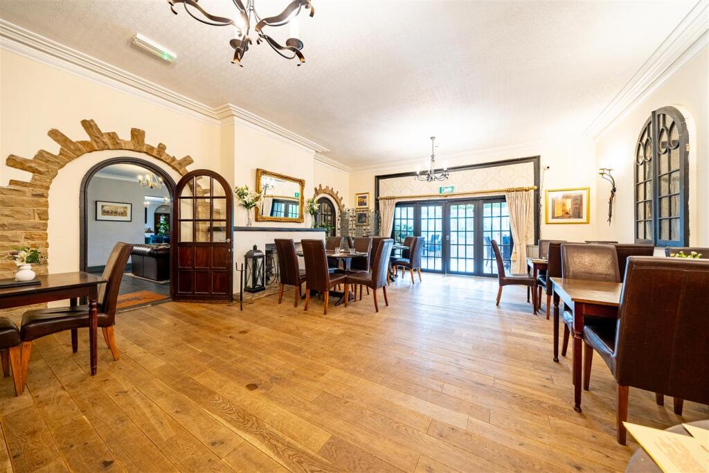 24235 East Ayton Lodge Hotel-026.jpg