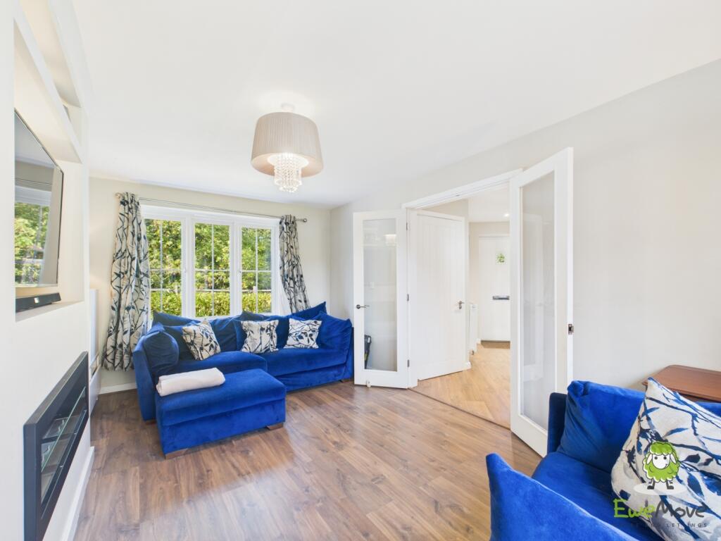 EweMove Estate Agents Basingstoke - Flagstone Cres