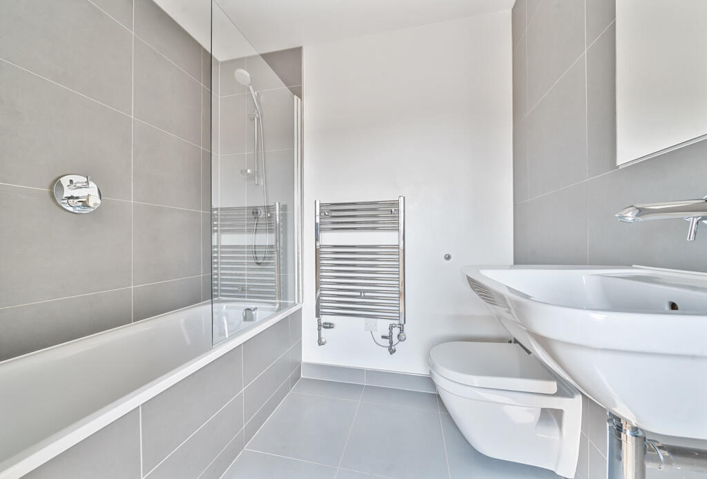 24-6823169d2c566-...