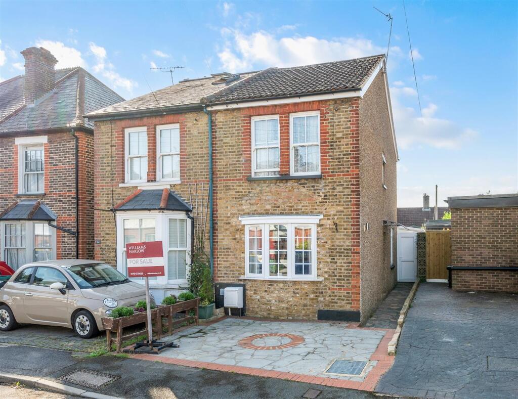 FERNDALE ROAD, 16- (1).jpg