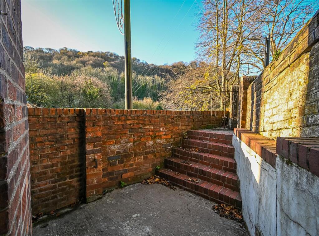 18 The Wharfage-10.jpg