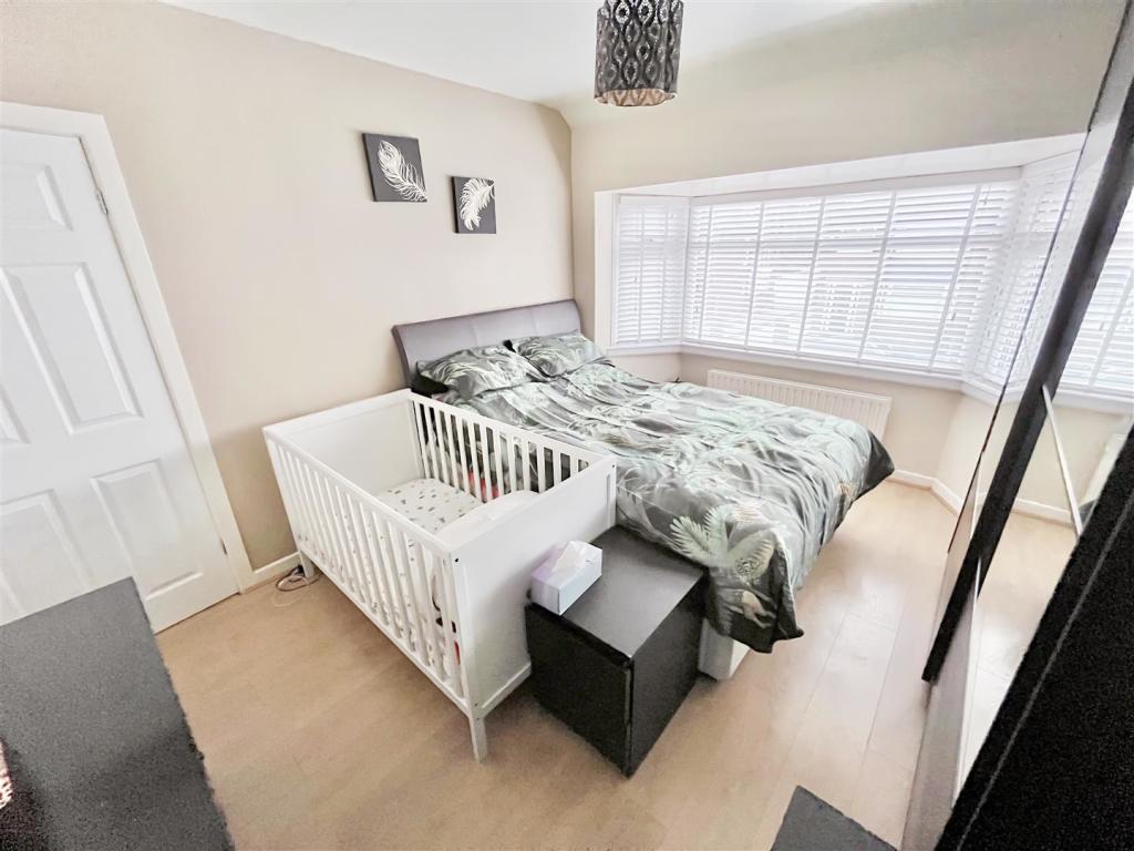 Bedroom 1 Aspect 2.jpg