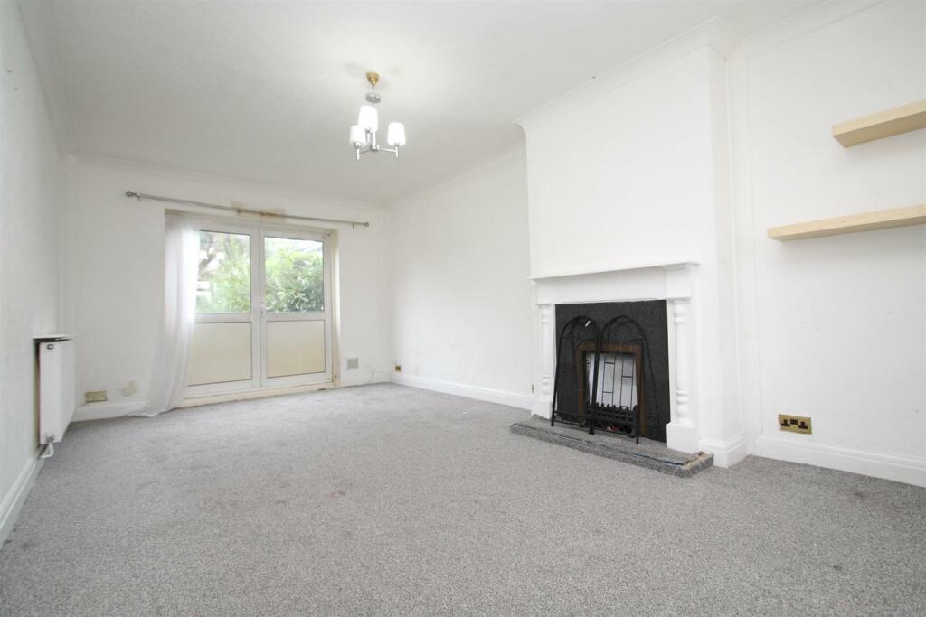 Living Room.JPG