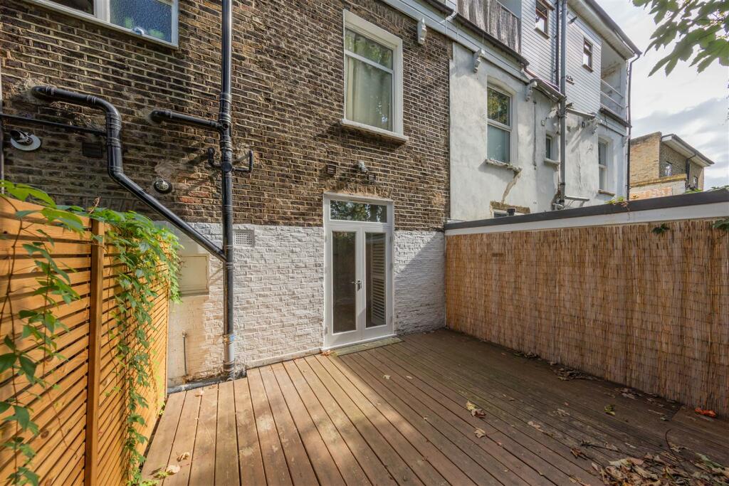 Bodney Road, E8