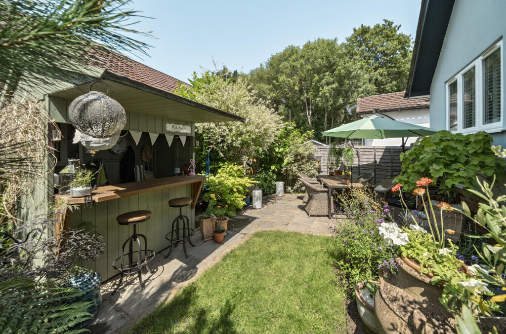 1307179-6-684ae34...