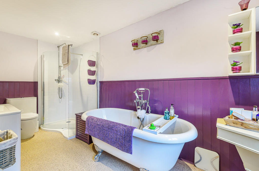 En Suite Bathroom