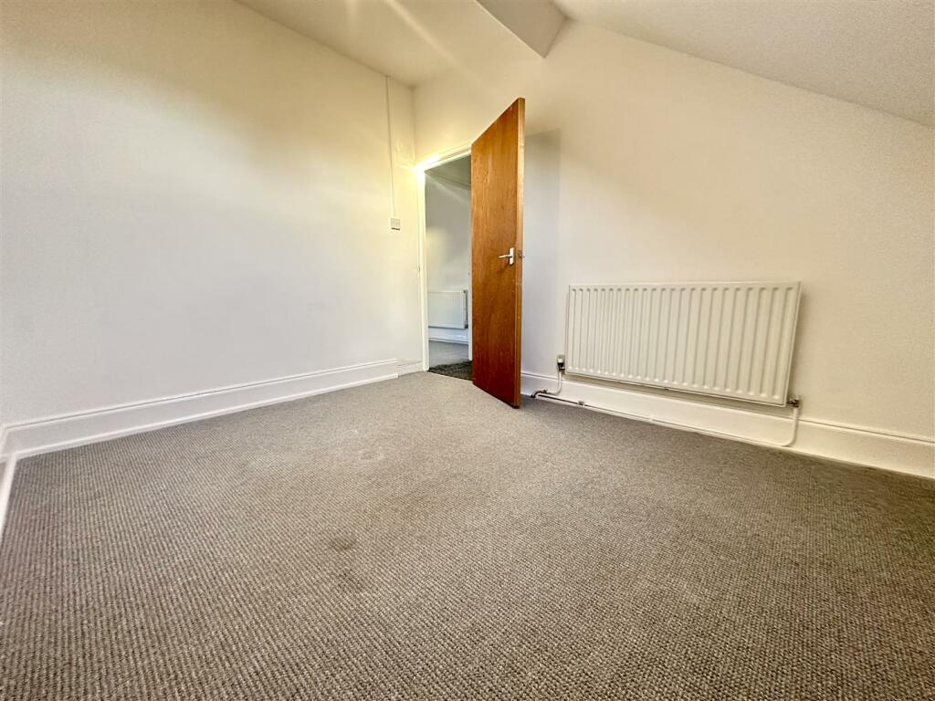 bedroom 5.jpeg