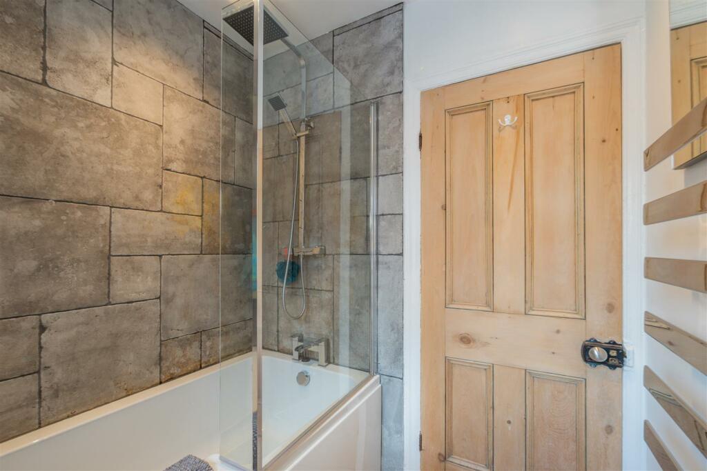 Bathroom Aspect 2