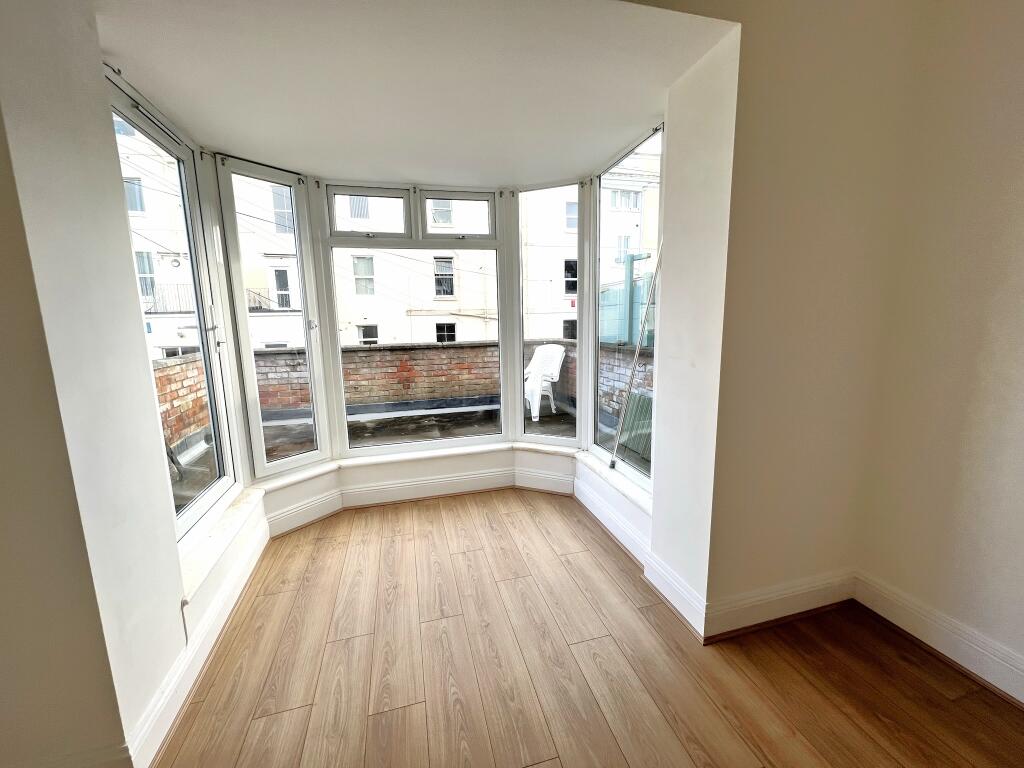 Living/ Bedroom