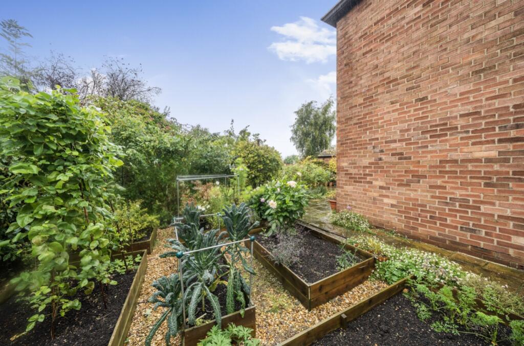 6706847e94e21-l-1194182 (28)