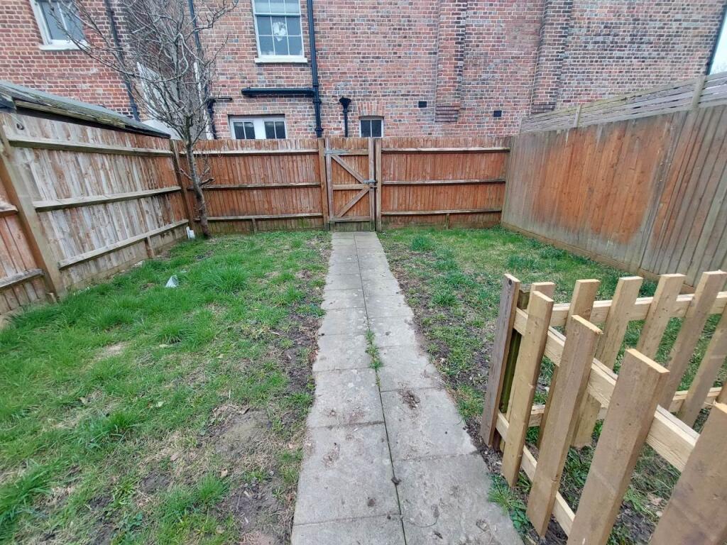 Rear garden (lawn)