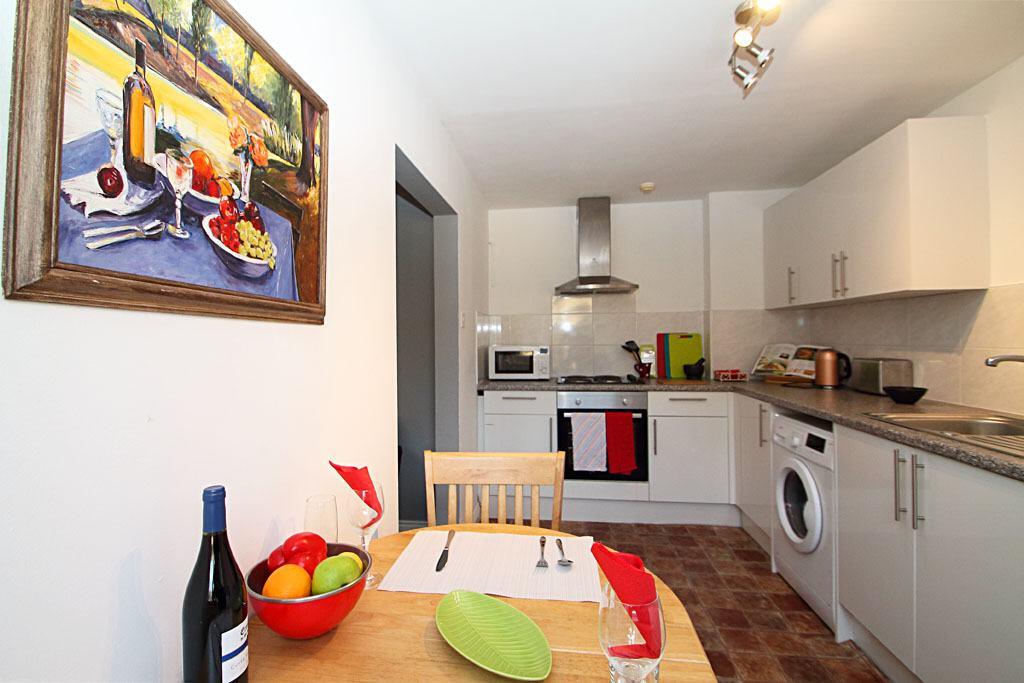 Kitchen photo 2