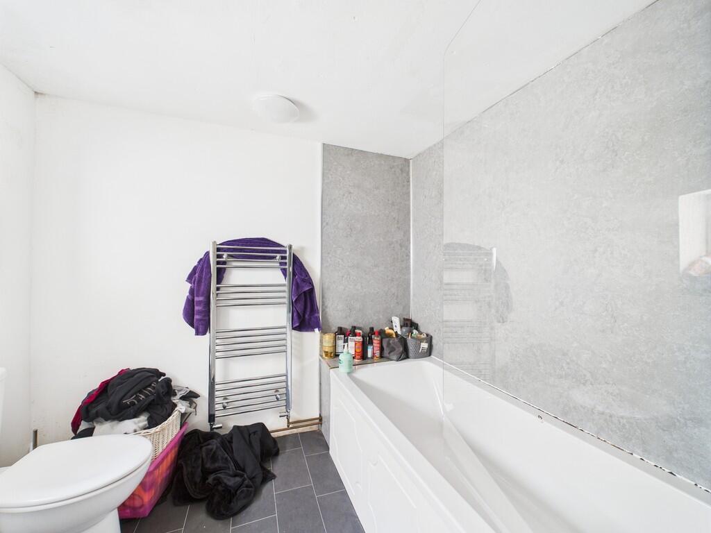 CAM02089G0-PR0499...