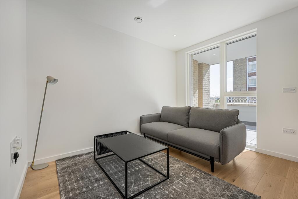 Flat 42 Resona Ho...