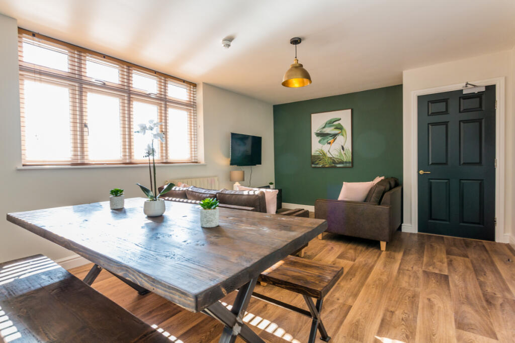St Hilds Flat 2 living room 4