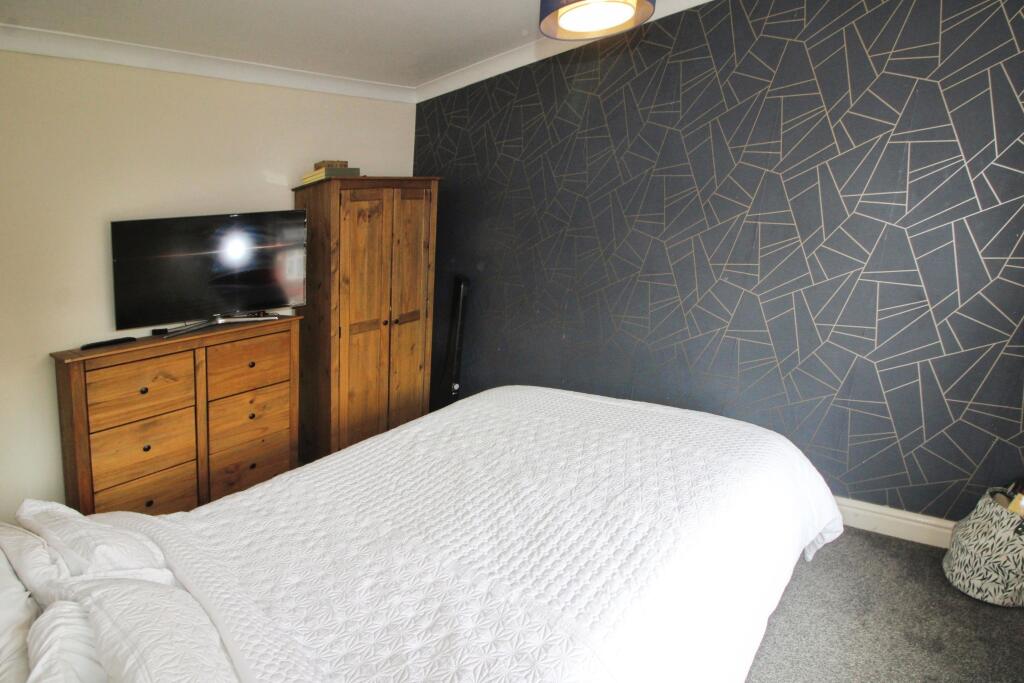 Bedroom 1.JPG
