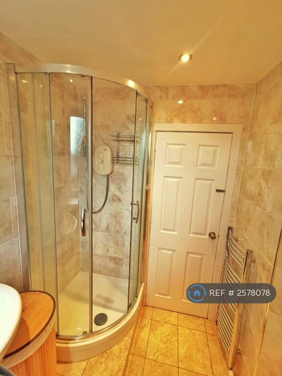 Toiler - Shower Cabin