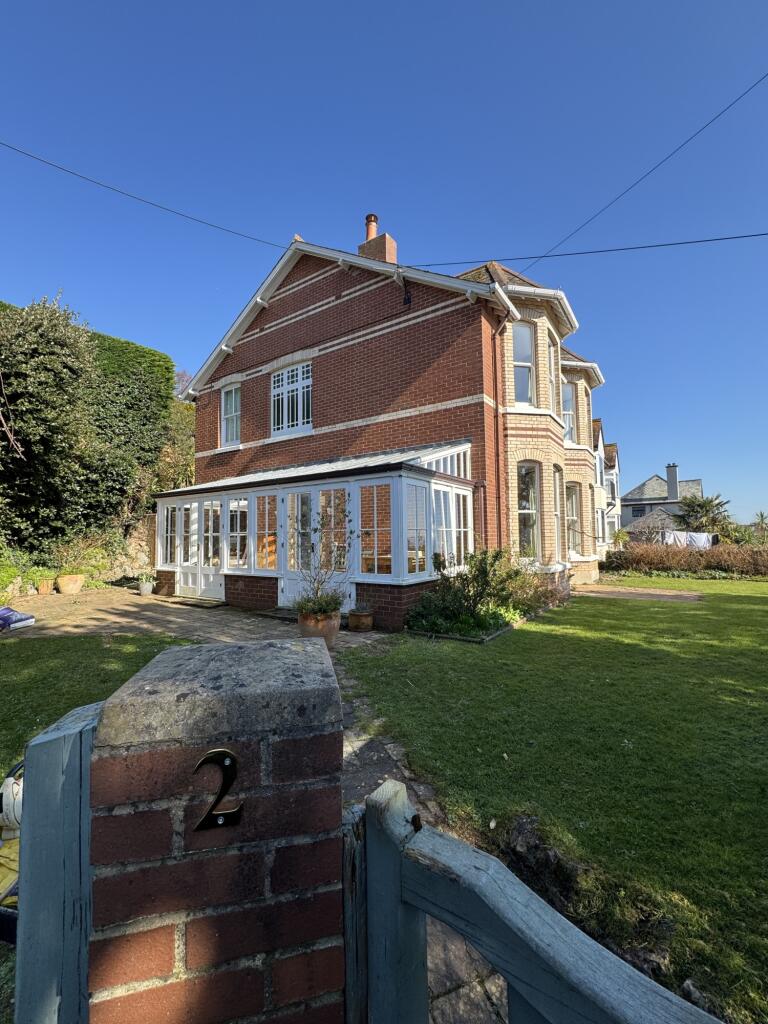 2 Longlands - main1