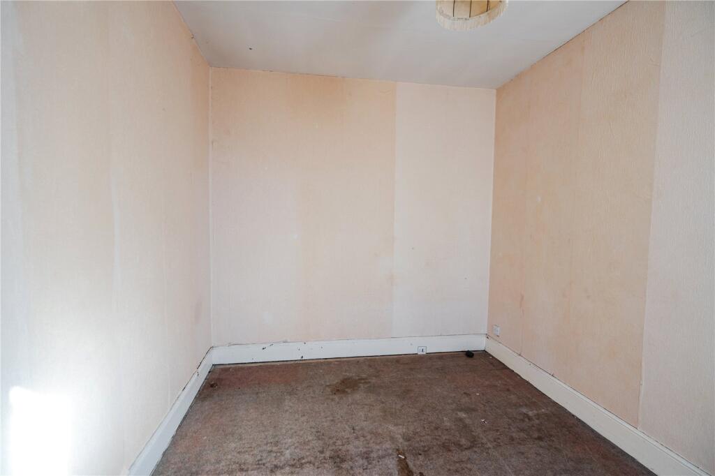 Bedroom 2 (2)