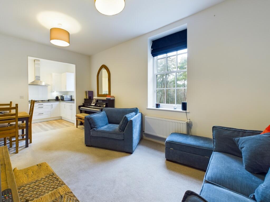 CAM03624G0-PR0103-STILL010