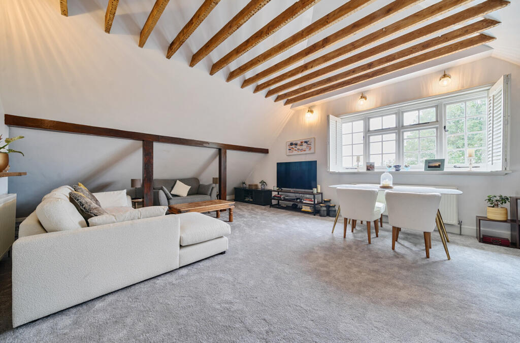 1298096-17-682dd1...