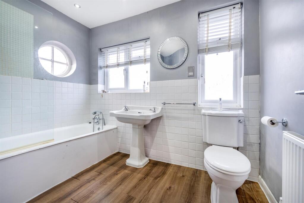 St Augustines Avenue, Ph7.jpg