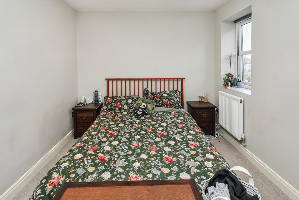 Flat 4, 68 Boston Road, Hanwell, London, W7 2ET