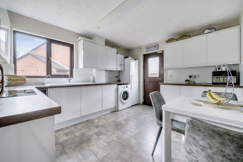 1354553-15-68ca82...