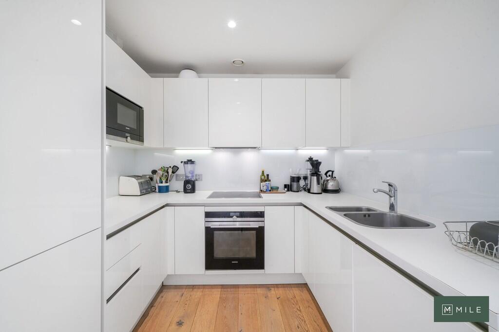 Apartment 26, Nau...