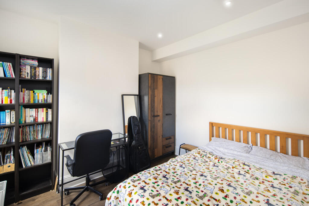 15_Bedroom