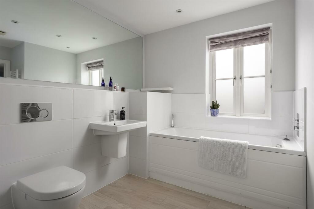 24 - 9 Gabell Road - GL53 9FA - Web.jpg