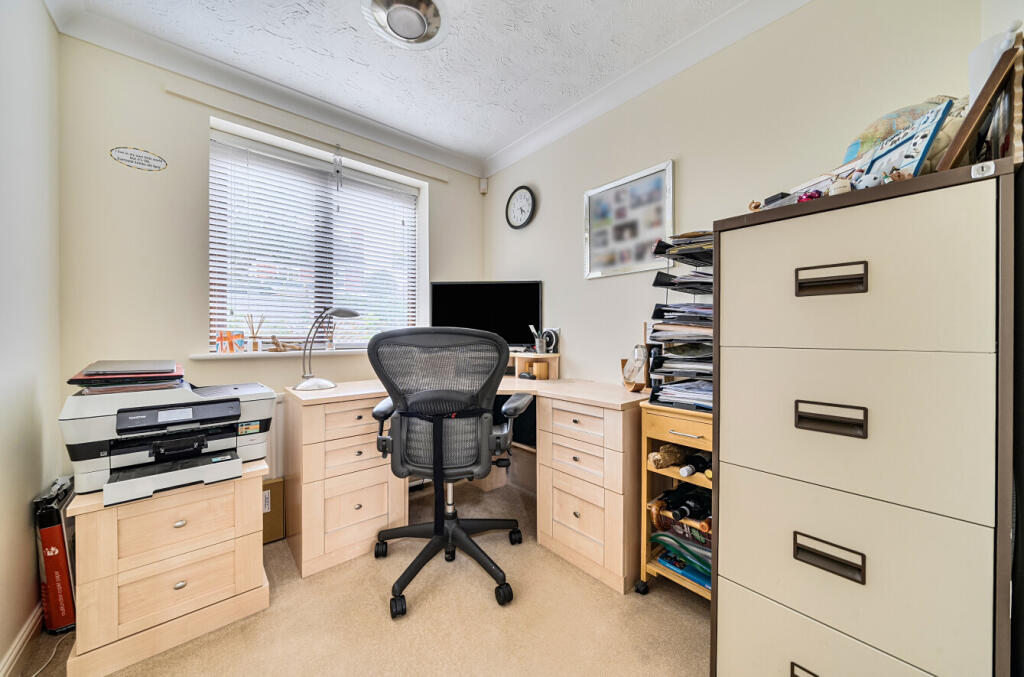 1358047-15-68de49...