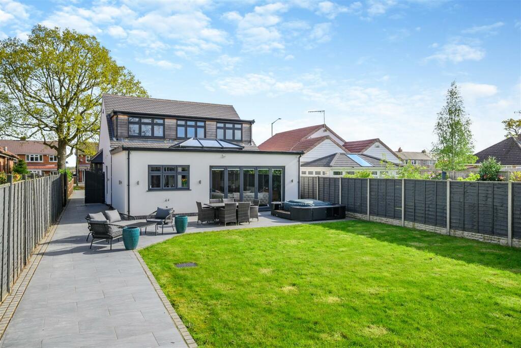 8593312-exterior11.jpg