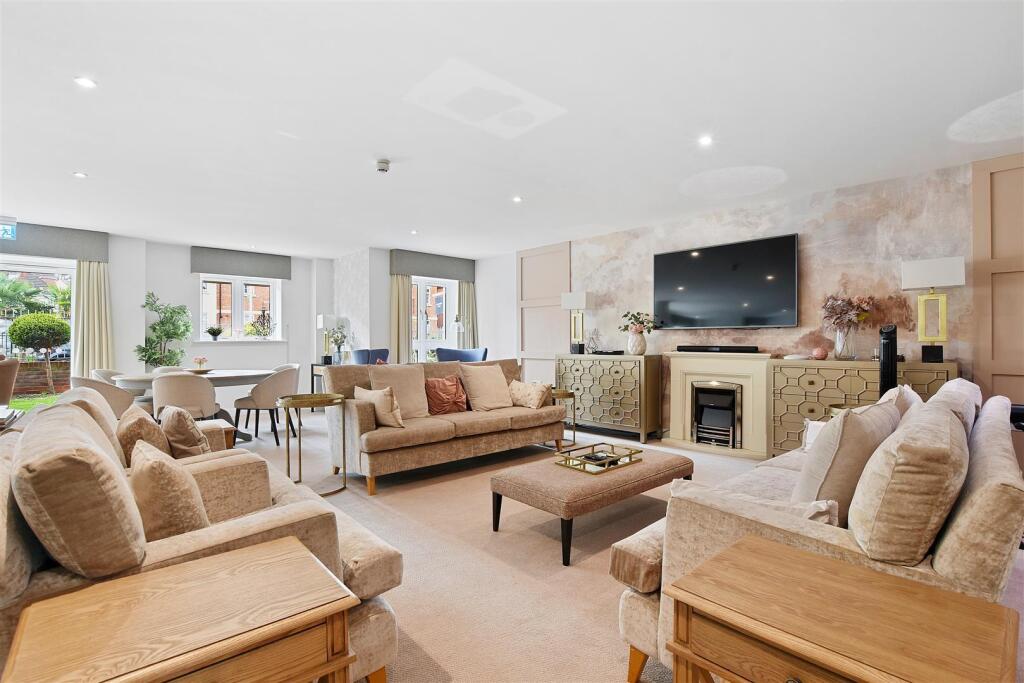 Randolph communal lounge.jpg